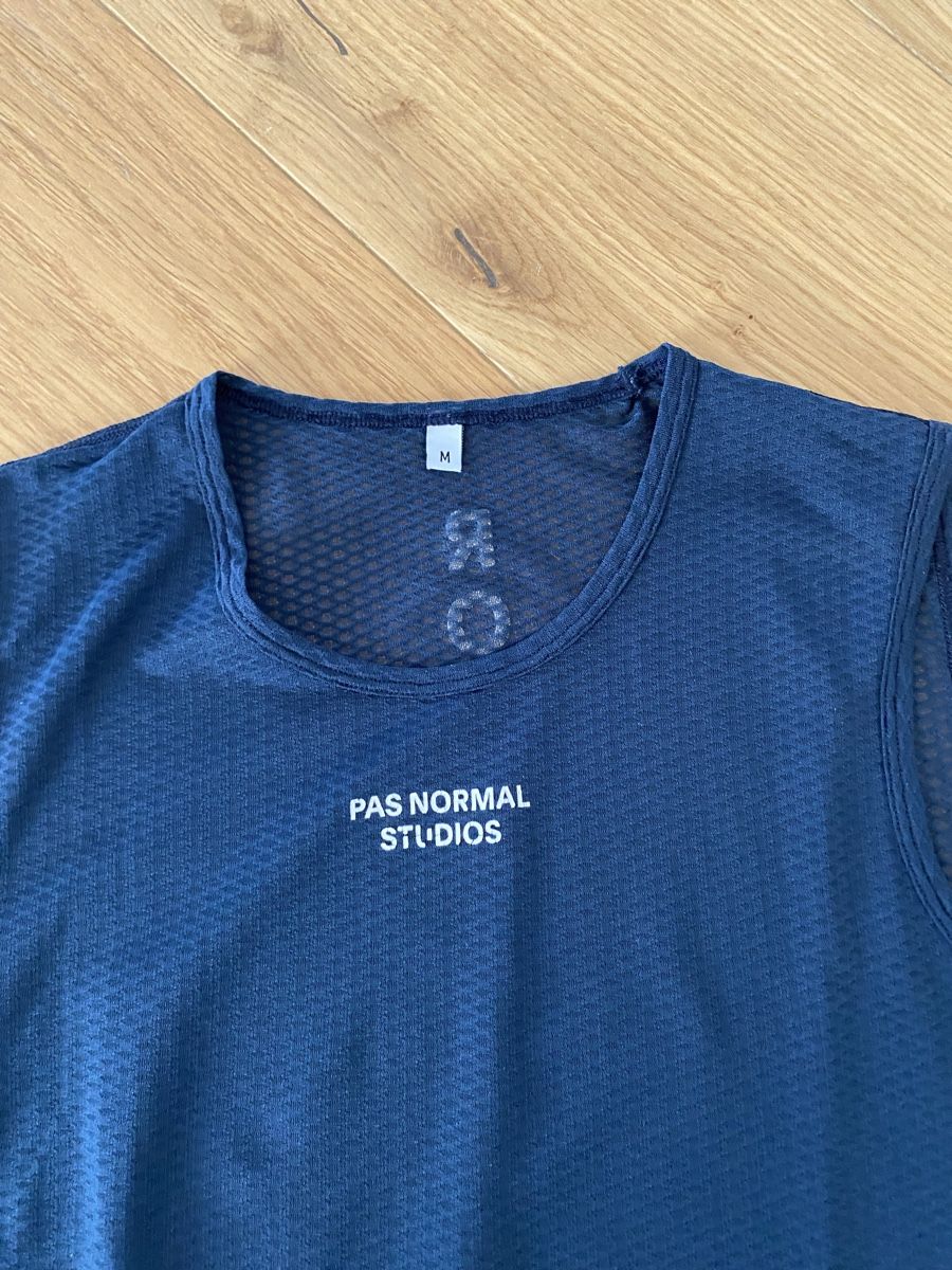 Pas Normal Studios T-shirts: PNS Pas Normal Studios Funktionsshirt / Base Layer, Gr M – D'occasion à Appenzell par ruko01 2