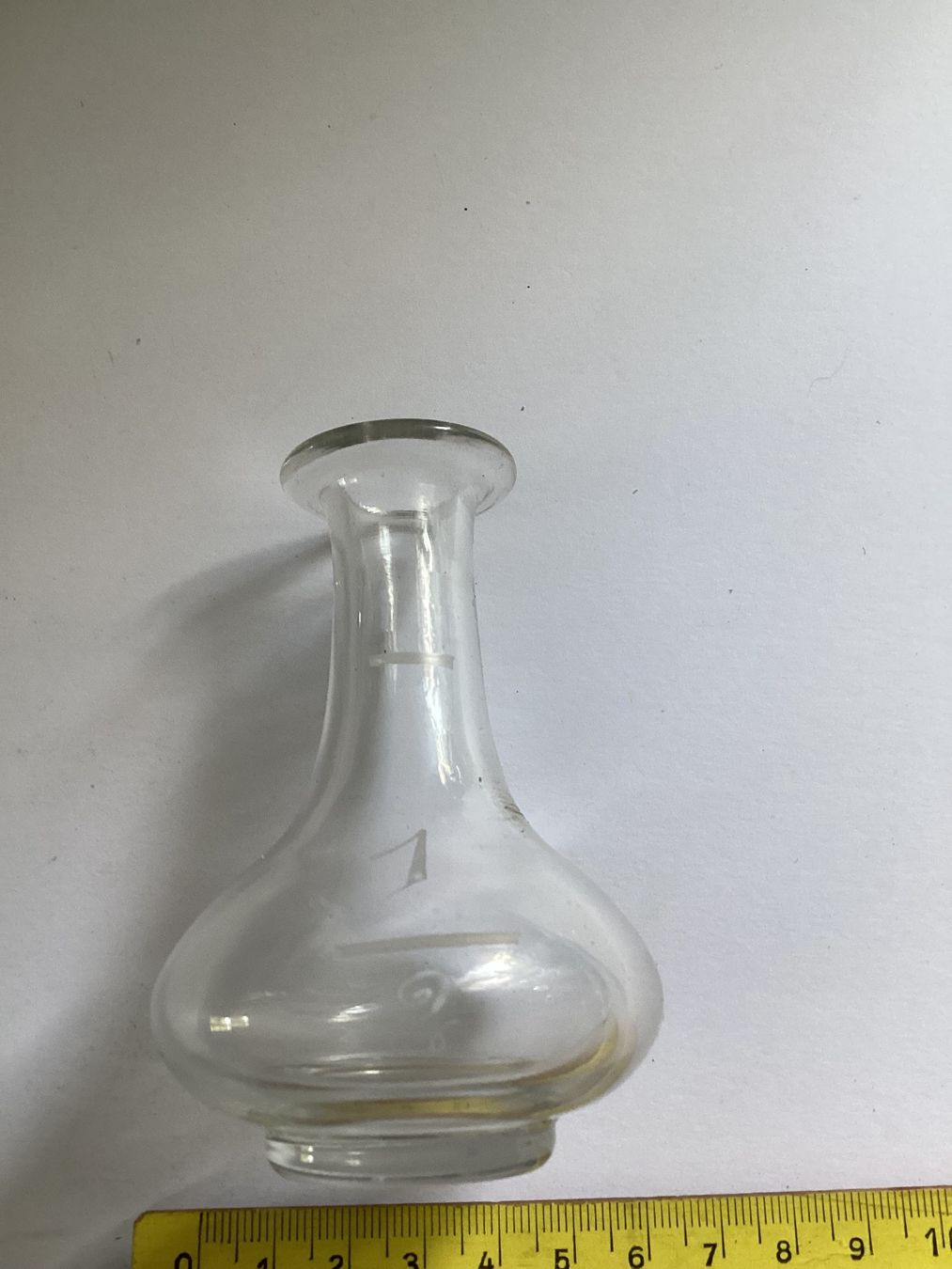 Caraffe: Antike kleine Karaffe mit Mengen Angaben – Usato da Eglisau venduto da mar_5rn2 6