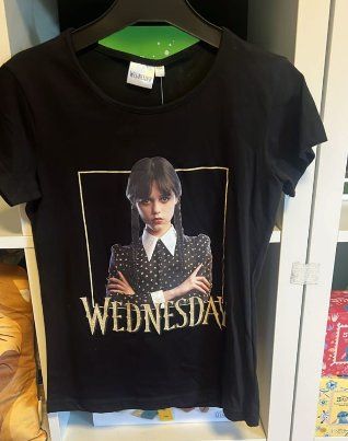 Camicette, T-shirt & Top: T-Shirt Gr. 140 Wednesday – Nuovo (secondo la descrizione) da Balterswil venduto da Dikdik1992