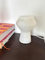 Anthropologie Alabaster Tischlampe – neu, inkl. Philips LED 