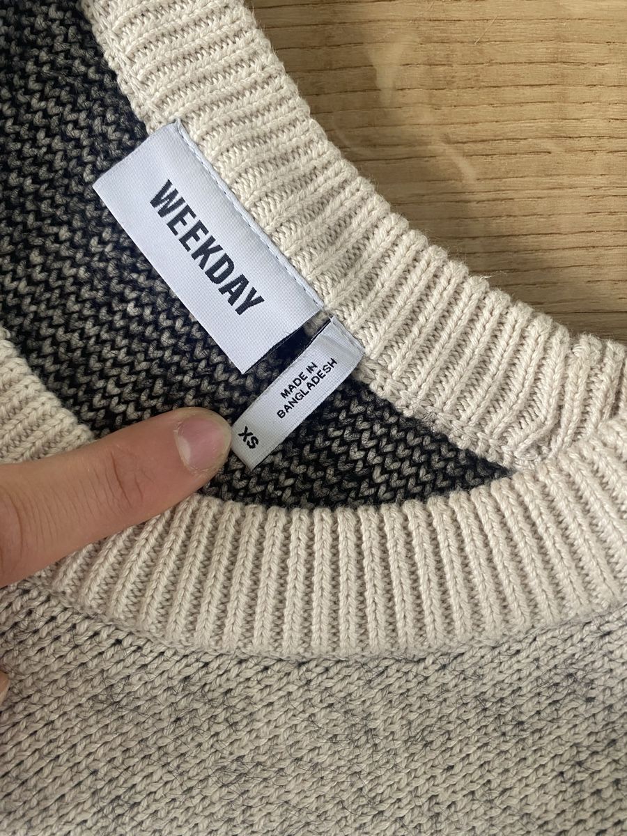Weekday Maglioni & Felpe: Weekday Sweater Graphic Knit – Usato da Winterthur venduto da chiaroscuro27 2