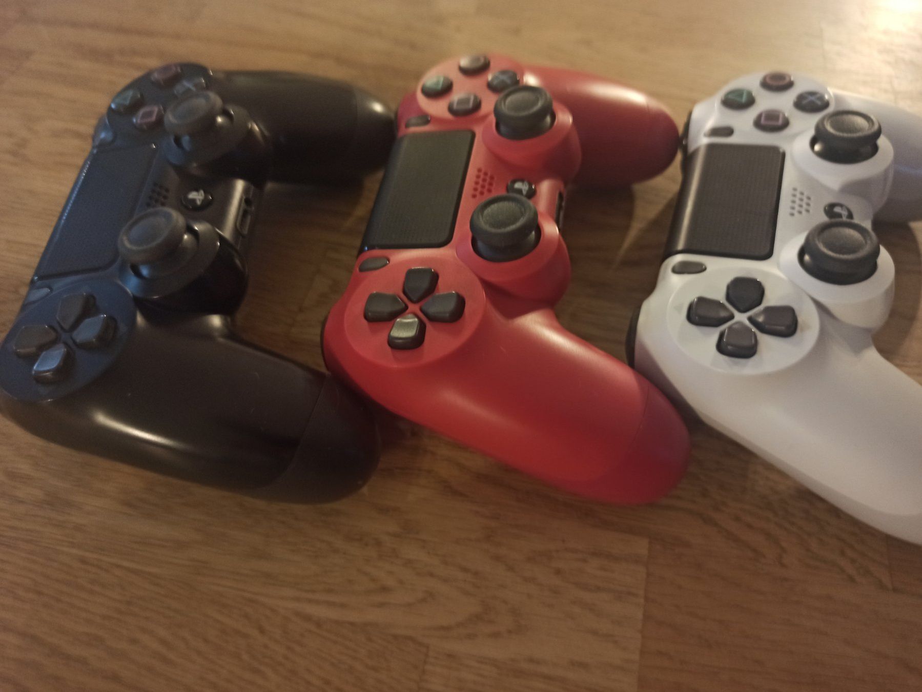 Controller: 3 x Original Controller PS4 Wireless DualShock 4 V2 DEF – Gebraucht aus Oberweningen von mar_87mx 2