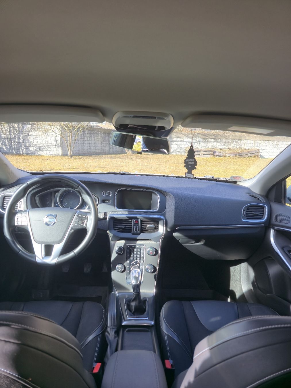 Volvo Autos: Volvo V40 D2 – D'occasion à Unterseen par oesch01 6