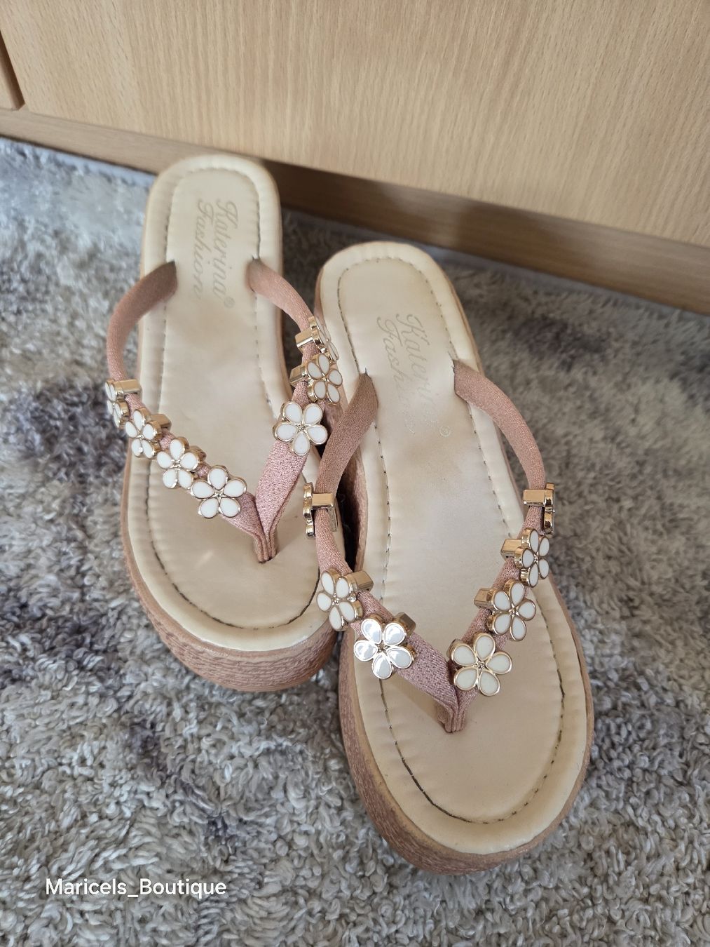 Scarpe da donna: Platform Sandals Pink Flower Detail Size 35 – Usato da Winterthur venduto da Maricels_Boutique 8