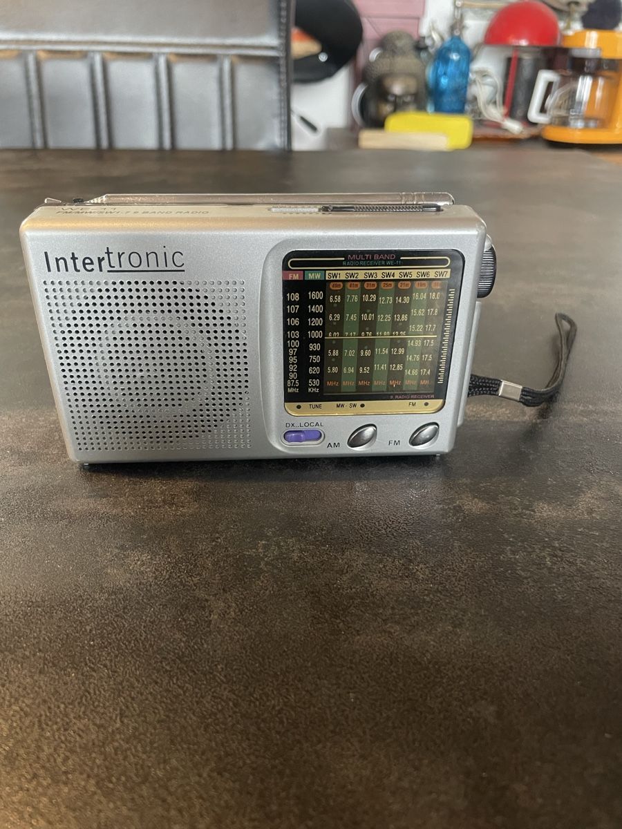 Radio: Ancienne Radio Multibande Portable Intertronic – Usato da Vallamand venduto da Bricbracbroc82 5
