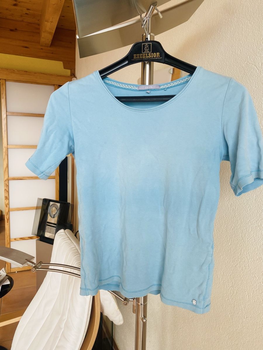 Cecil T-shirts: T-shirt Cecil en coton S  – D'occasion à Belmont-sur-Lausanne par chu_vxf5