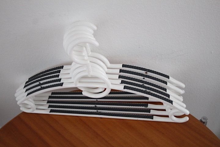 Kleiderbügel: 5 Kleiderbügel – Gebraucht aus Locarno von fripui