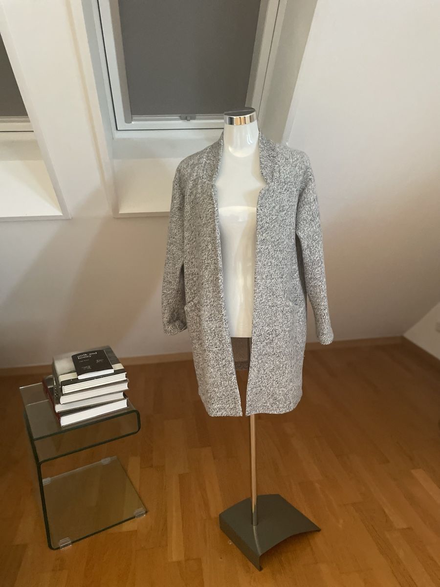 Cappotti: Neuer Mantel (M) von Zara – Nuovo (secondo la descrizione) da Richterswil venduto da Lasminia