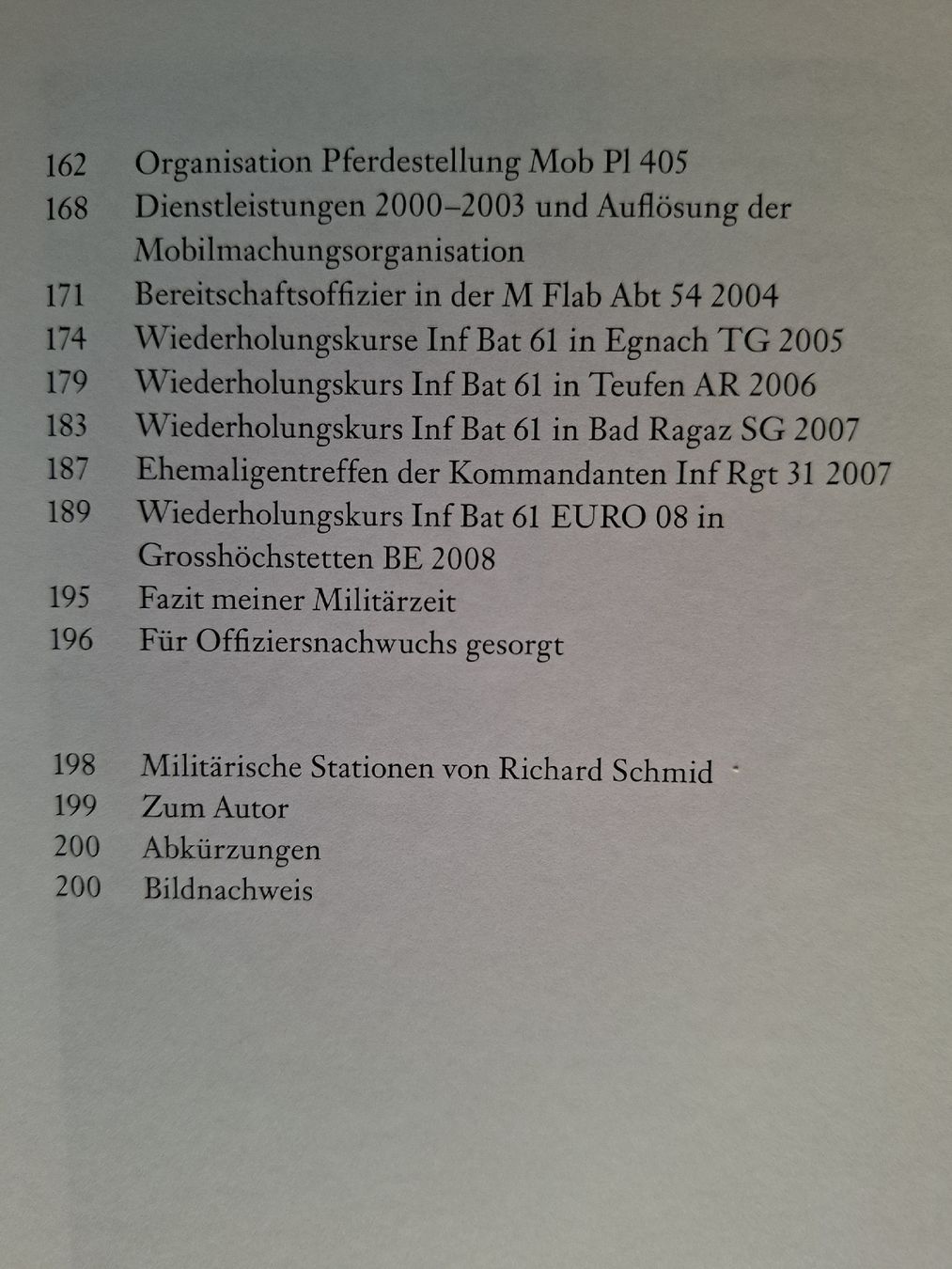 Libri: Schweizer Armee Militär Buch,  200 Seiten  – Usato da Schwanden Sigrisw venduto da len_9yqg 3