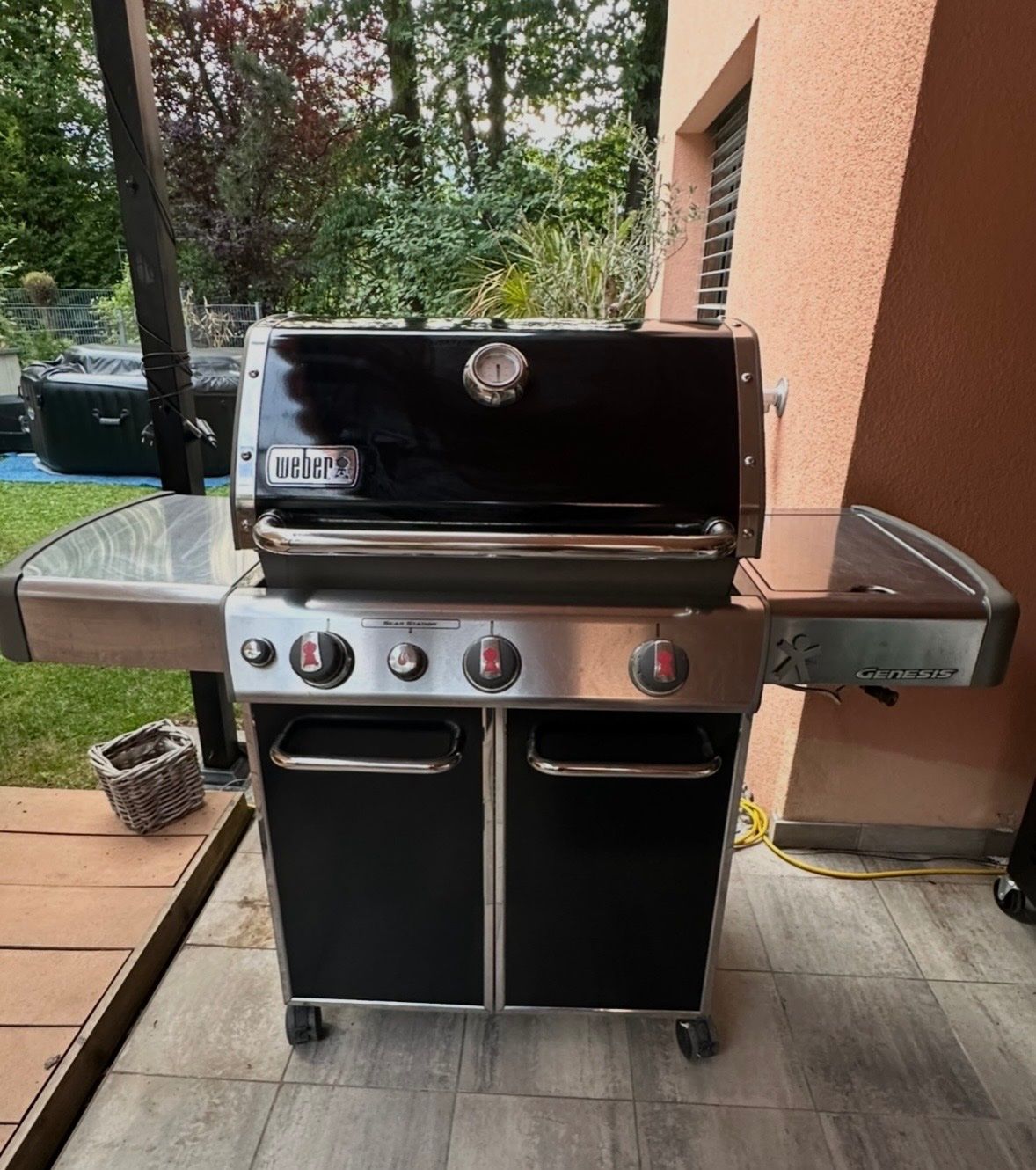 Weber Griglie: Weber Genesis Gasgrill 4 Brenner gebrauchter Zustand – Usato da Schellenberg venduto da Brigitte000