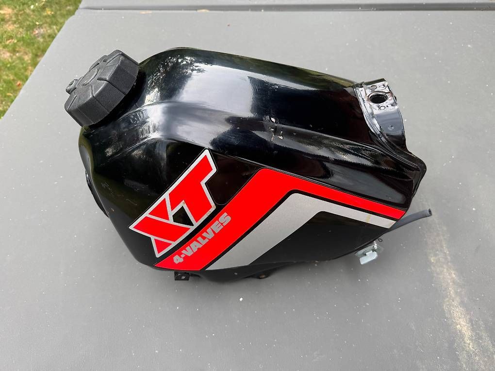 Alle Motorradersatzteile: Réservoir Yamaha XT600 – Gebraucht aus Champlan von MyZieS