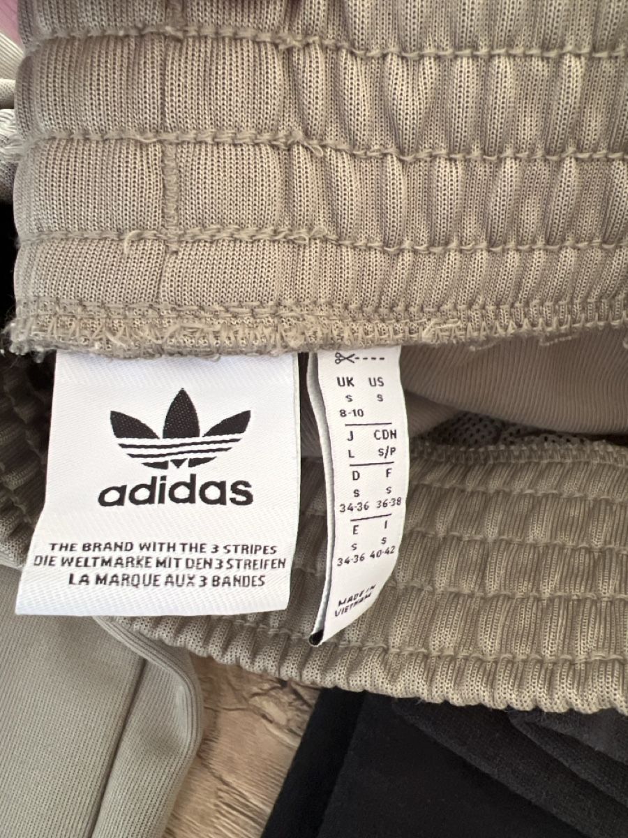 Adidas Lotti di vestiti: Lot Adidas & Nike – Usato da La Chaux-de-Fonds venduto da GabrielaKlein 2