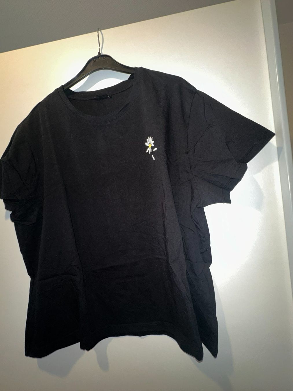 T-shirt: T-Shirt MARGERITE – Nuovo (secondo la descrizione) da Oftringen venduto da tola19 1