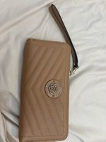 Portefeuille Guess beige avec dragonne état correct