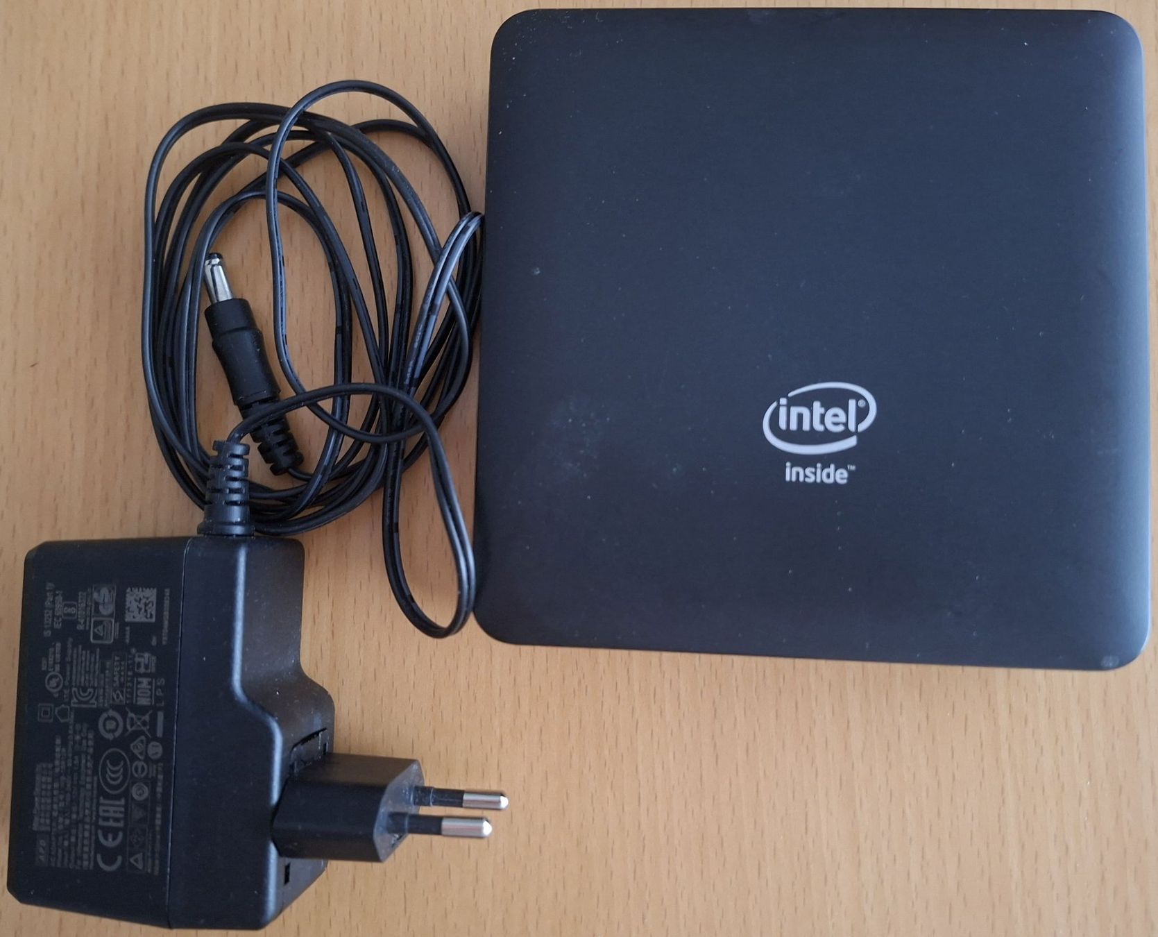 Intel PC: Mini-PC Intel Atom x5 Z8350 – Usato da Thun venduto da draught