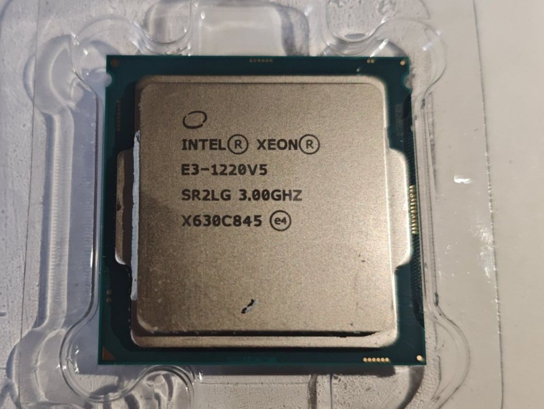 Intel Componenti elettronici: Intel Xeon E3-1220 V5 CPU 3.00 GHz – Usato da Dübendorf venduto da tho_v2cs