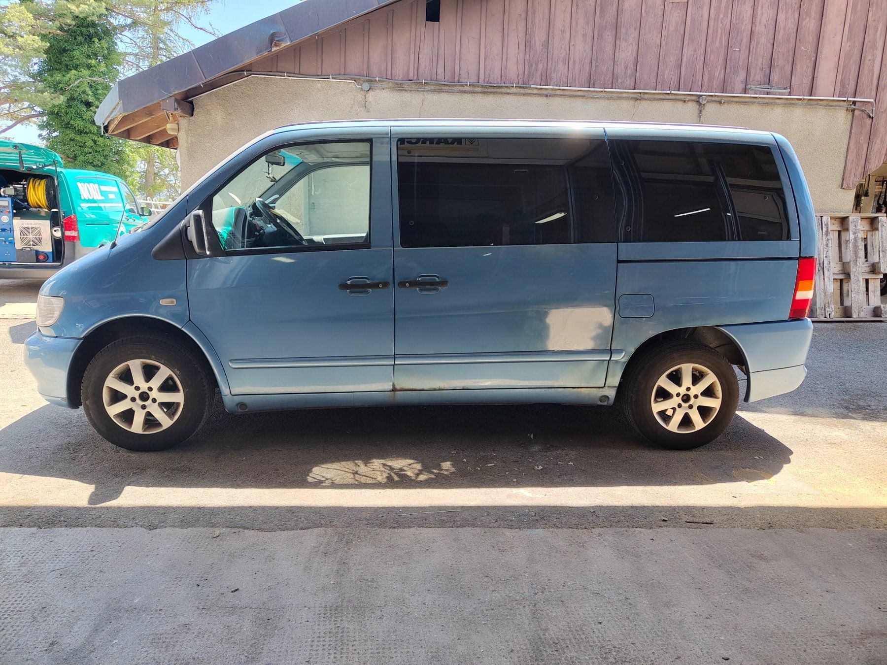 Mercedes-Benz Automobili: Mercedes Vito 112cdi Bleu clair – Usato da Neuchâtel venduto da Ansofix 5