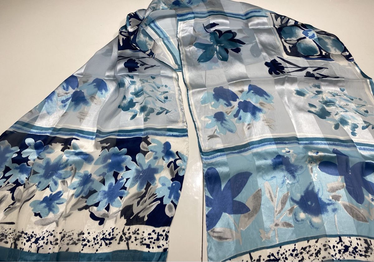 Foulard & Sciarpe: Seiden Schal 🌸 – Usato da Opfikon venduto da Luis144 6