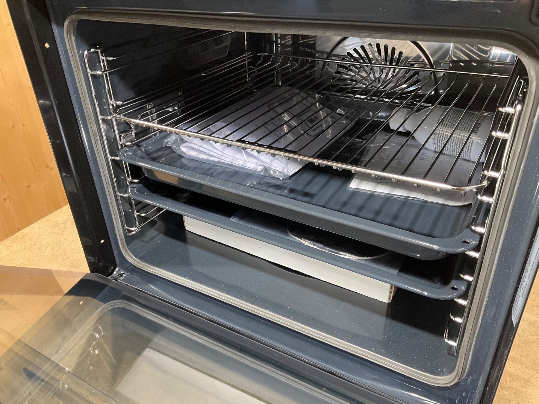Electrolux Backöfen: 044 Electrolux Einbau Multifunktions-Ofen/Steamer 60x55cm – Neu und originalverpackt aus Derendingen von Meisterstuecke 5