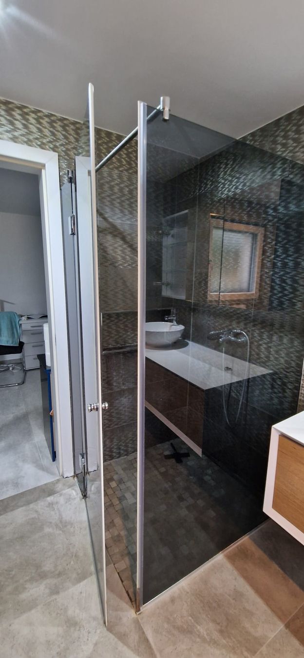 Duschen: Schöne, moderne, Dusche – Gebraucht aus Biel/Bienne von Neel6