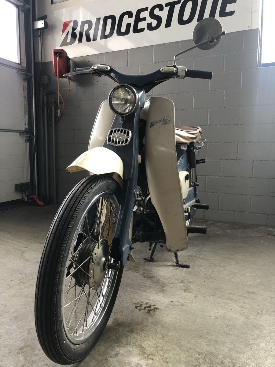 Honda Scooters: Honda C102 ab 1.- – Defekt aus Tschugg von  9