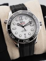 Omega Seamaster Diver 300M weiss