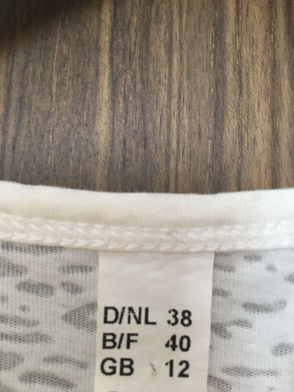T-shirt: LOS ANGELES T-Shirt, Gr. 38 – Usato da Arni AG venduto da Mimo007 4