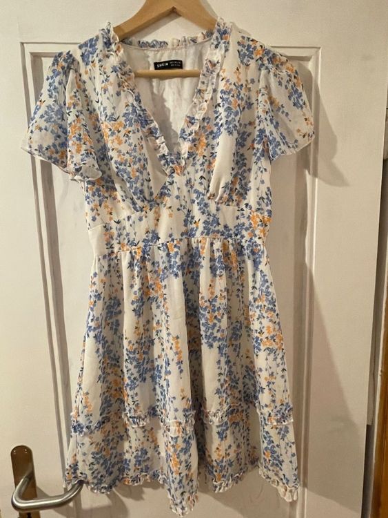 Süsses Blumiges Sommerkleid Grösse S von Shein | Kaufen auf Ricardo