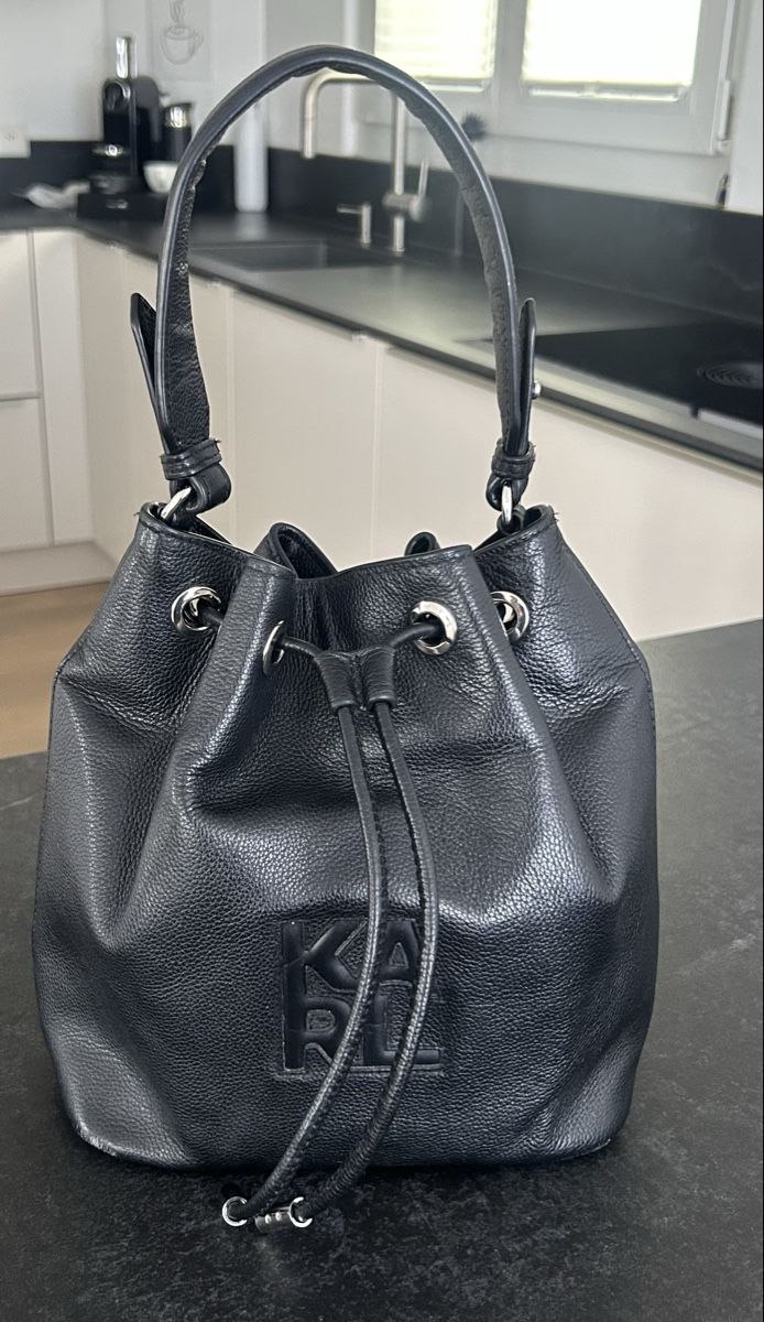 Karl Lagerfeld Borse da donna: Karl Lagerfeld Handtasche, Schwarz – Usato da Wolfhausen venduto da Nihei 1