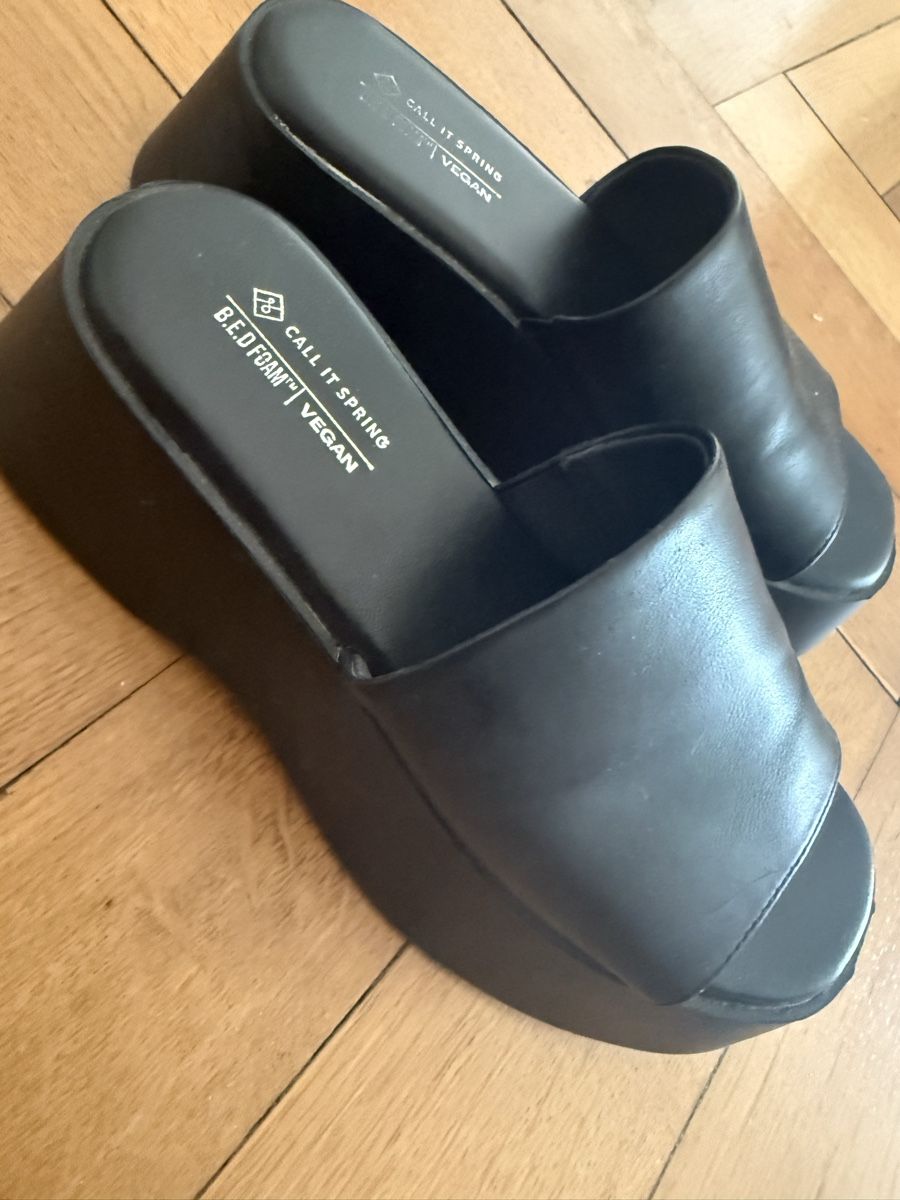 Damenschuhe: Call It Spring Plateau Sandalen schwarz – Gebraucht aus Basel von Inm_r65l 2