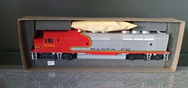 ATHEARN:DC: DIESELLOK SANTA FE DUMMY OVP