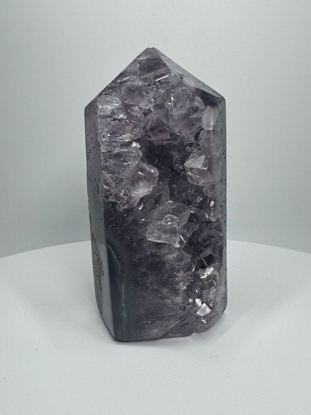 Pietre preziose: Bezaubernde Amethyst Spitze - 13.5cm – Nuovo e nell'imballaggio originale da Zürich venduto da unique2010