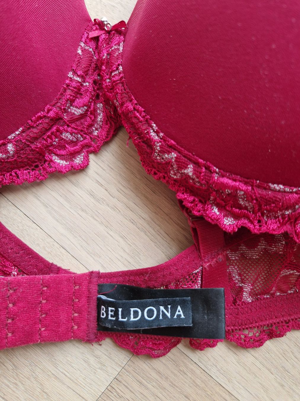 Beldona Altra biancheria intima: Roter BH Beldona - Grösse 80D – Usato da Wallisellen venduto da soat 3