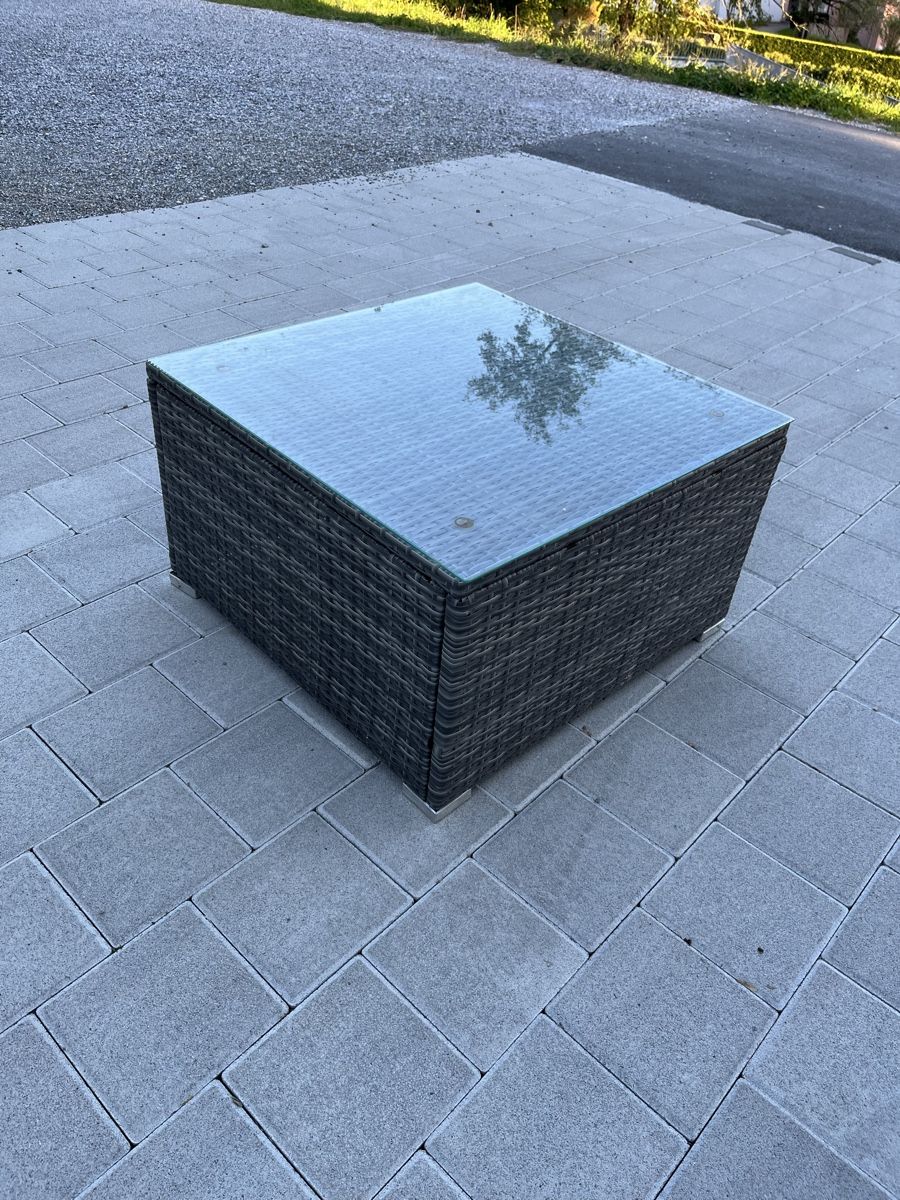 Tische: Rattan Tisch zu Lounge – Gebraucht aus Laupen ZH von Holzwurm_94