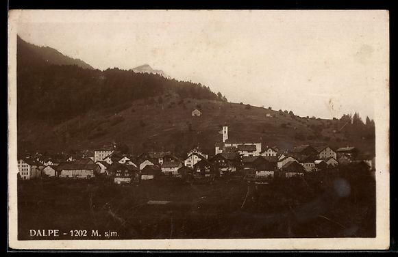 Cartoline postali: AK Dalpe, Ortsansicht mit Kirche – Usato da Berlin venduto da bartko-reher