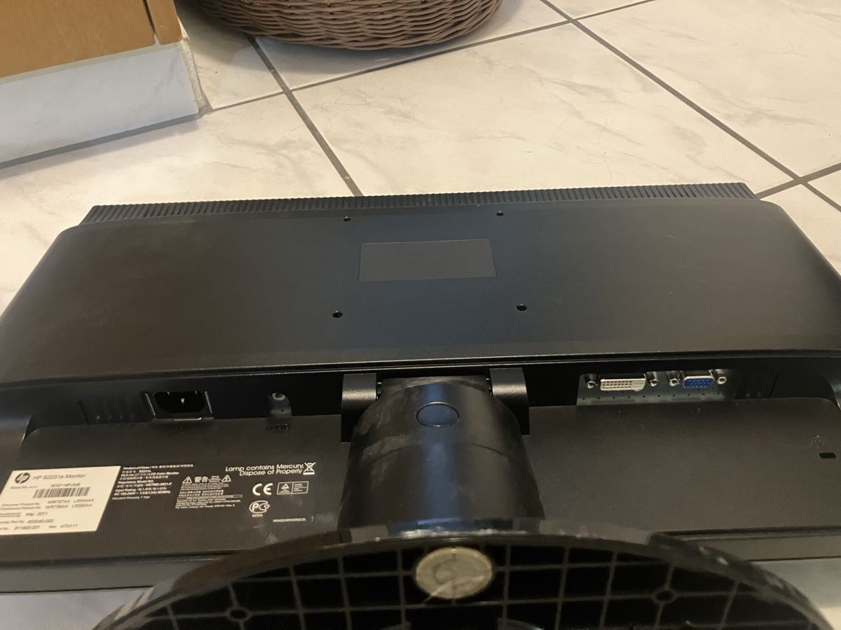 Hewlett Packard Monitor: PC Monitor HP – Usato da Wolfisberg venduto da CRUISER1530 2
