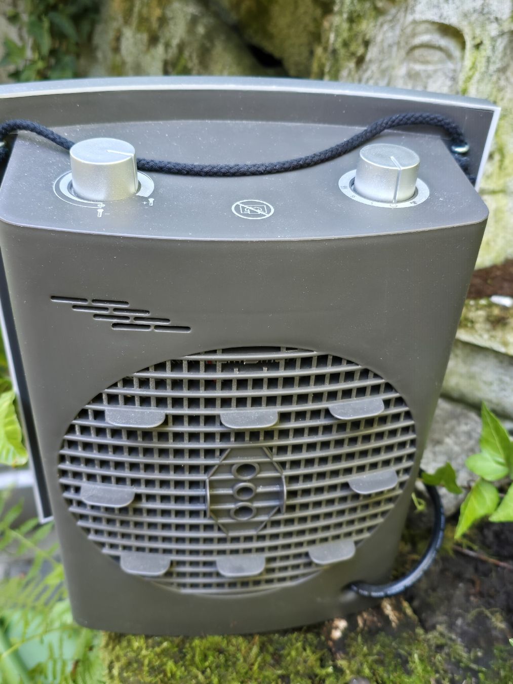 König Radiatori: Schnellheizer Koenig Como grau mit Originalverpackung – Usato da Walkringen venduto da Vanuca 7