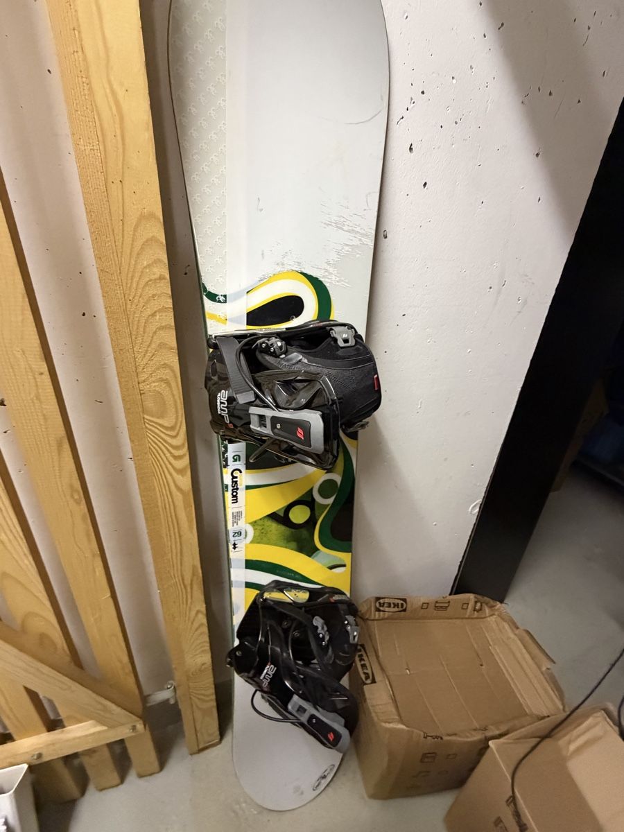 Board: Snowboard Burton Custom avec chaussures  – Usato da Pully venduto da ari_78pk