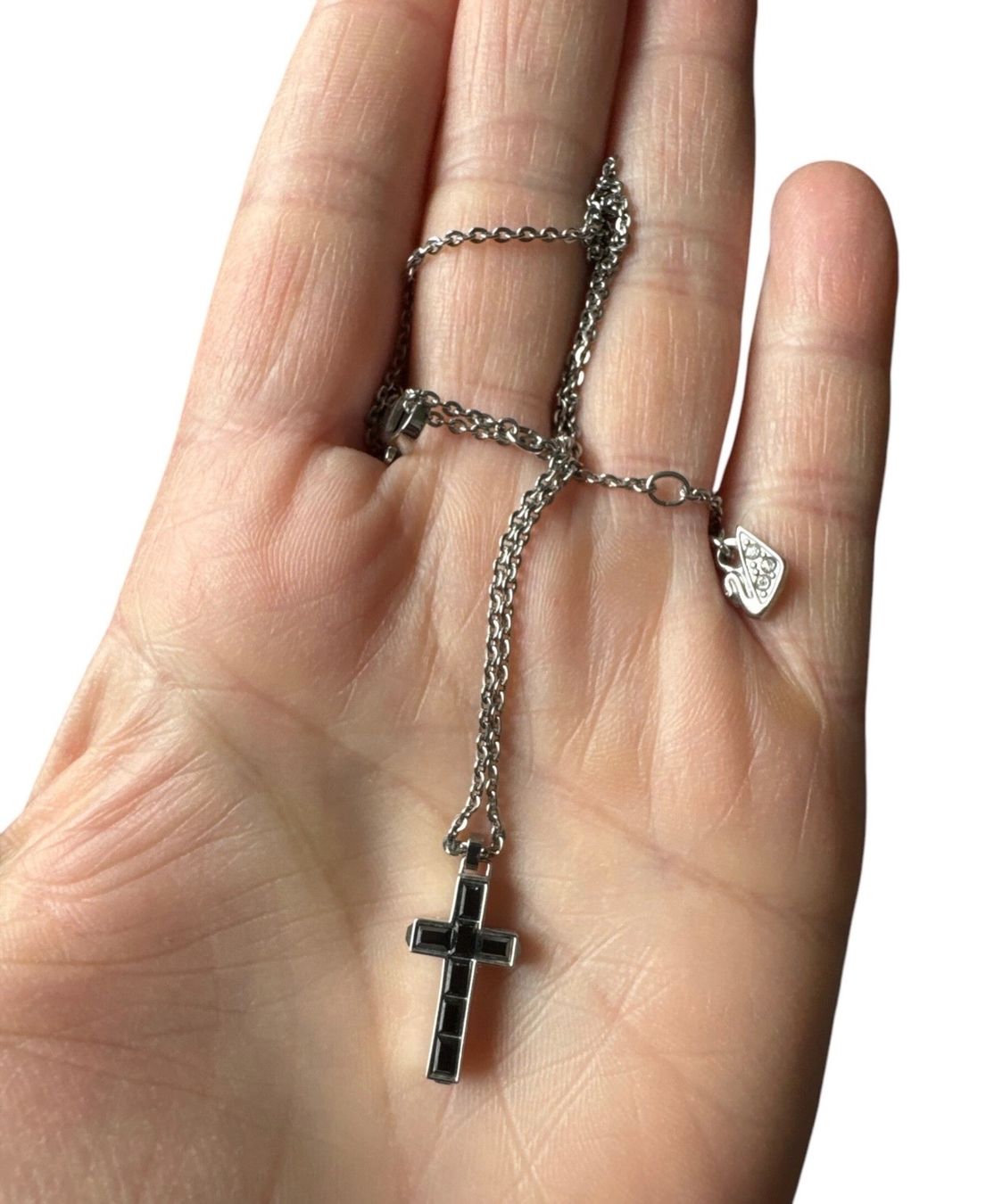 Swarovski Ketten: Swarovski collier avec pendentif croix comme neuf – Gebraucht aus Vuisternens-Romont von gol_xp6p 6