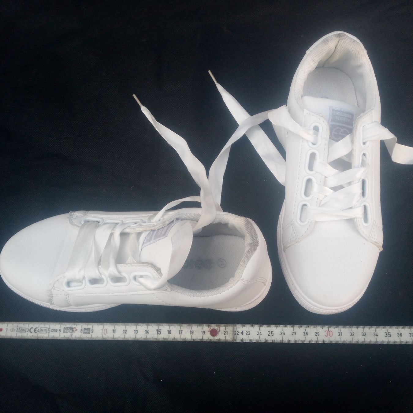 Scarpe da donna: Weisse Sneaker Exclusive Society Gr. 37 – Usato da Luzern venduto da toenu23 6