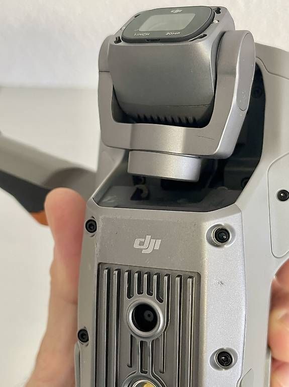 DJI Videocamere: Dji Air 2s mit Fly More Combo – Usato da Kreuzlingen venduto da EddieDespinoiu 3