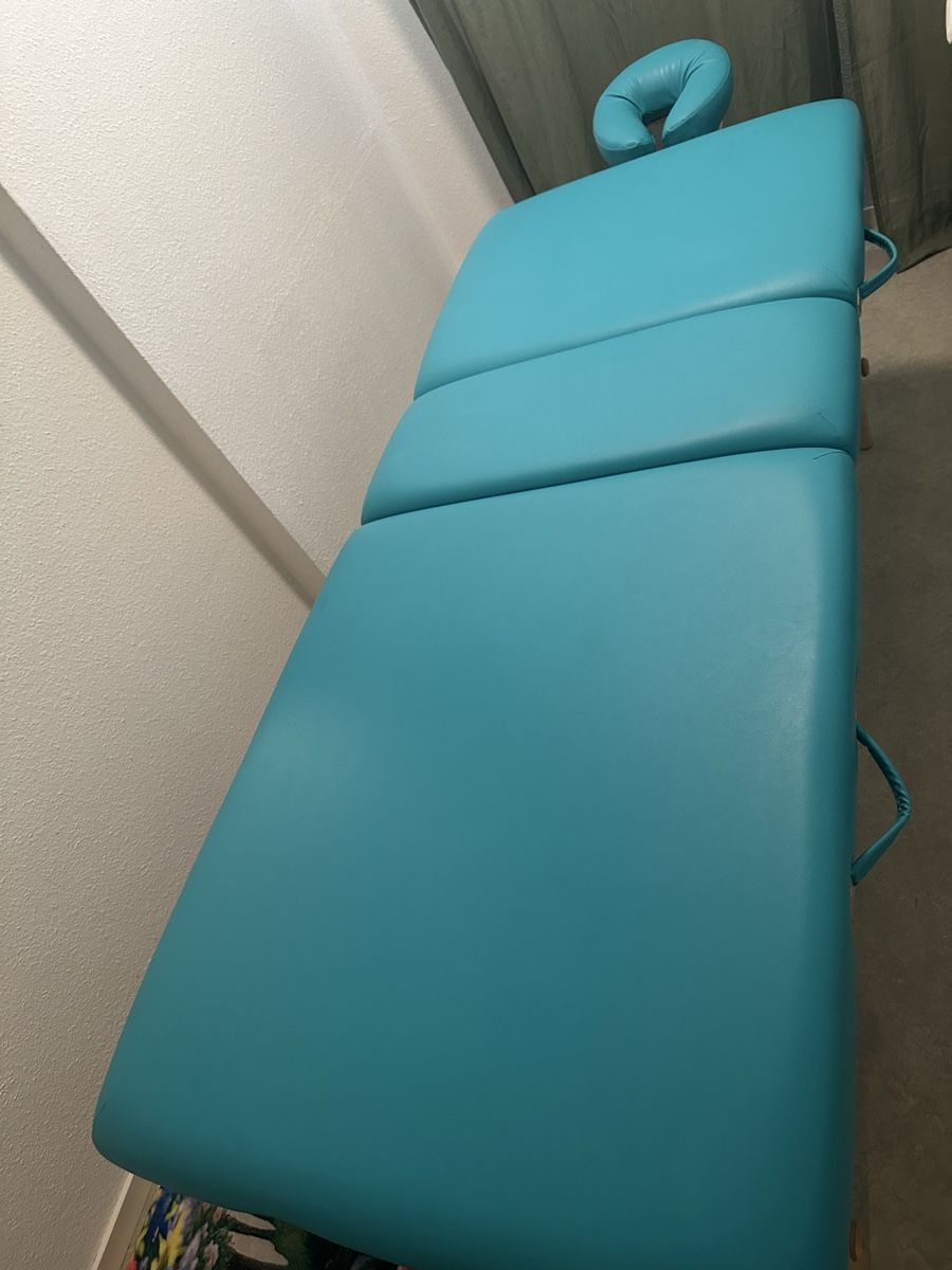 Liegen & Liegestühle: Massageliege Oakworks  – Gebraucht aus Pratteln von milisandra