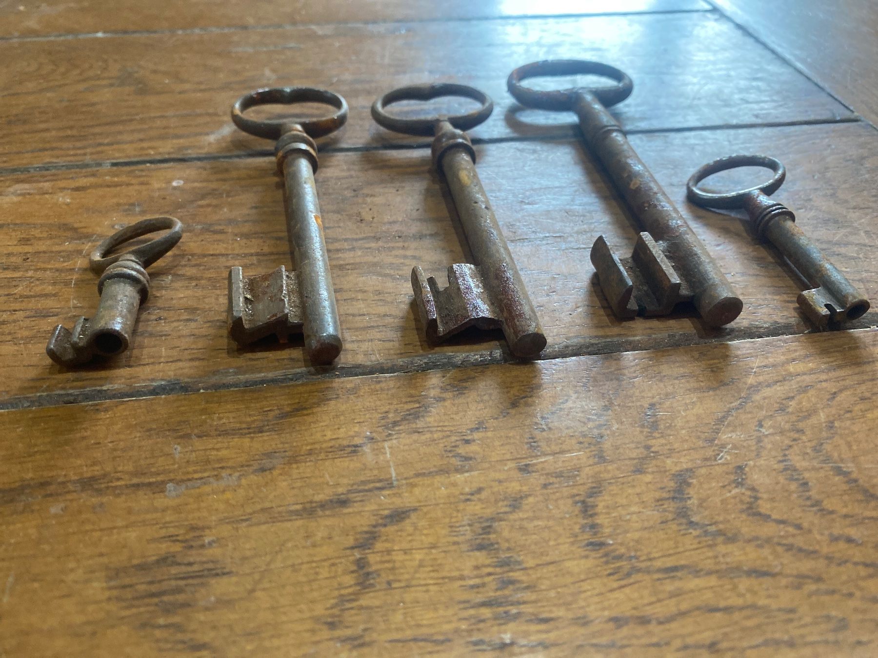 Chiavi: Lot clé clef ancienne 3-12cm R – Usato da Lajoux JU venduto da Briard0 1