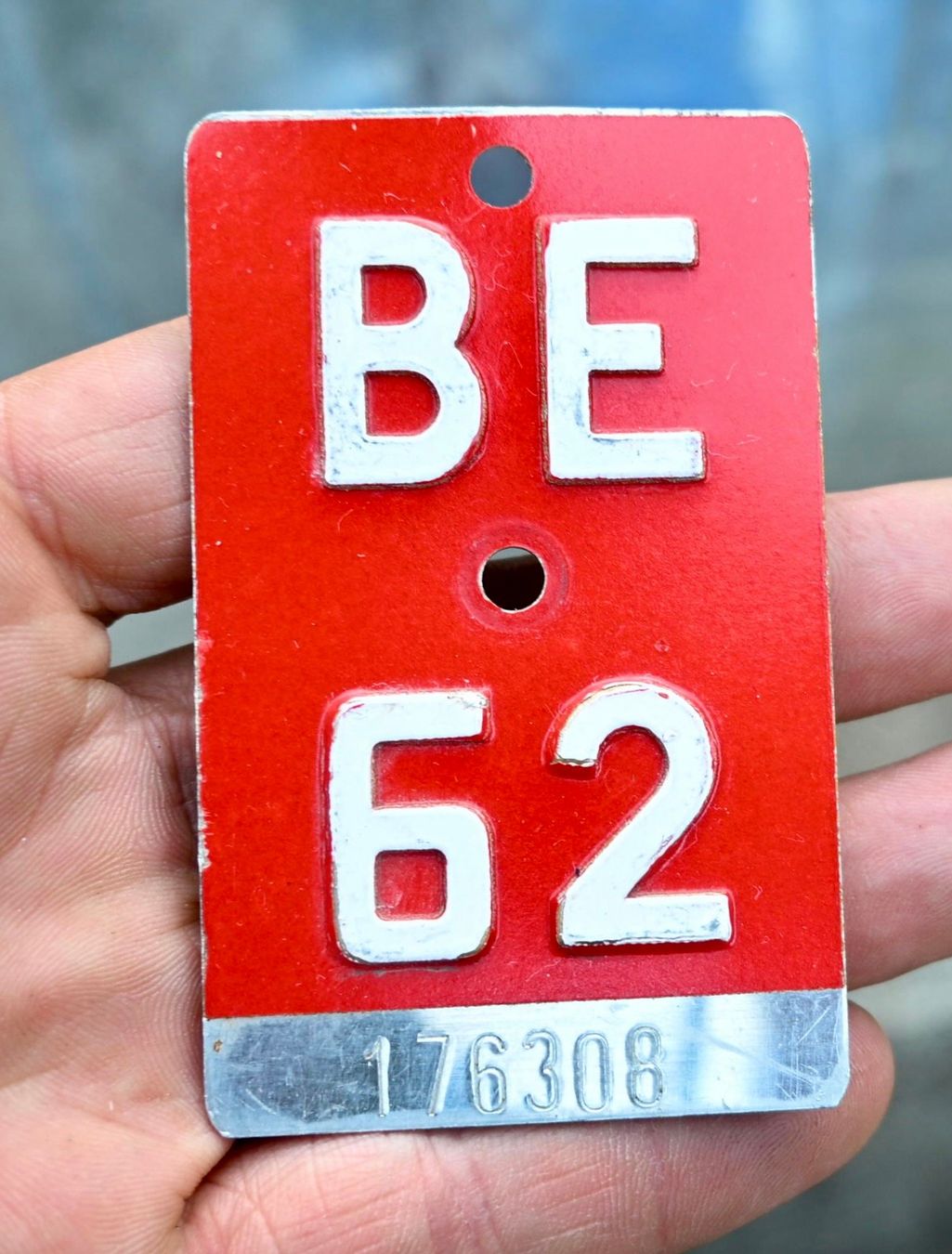Insegne: Velonummer BE 62 von 1962 - Bern 176308 – Usato da Pfaffhausen venduto da mono_rec 2