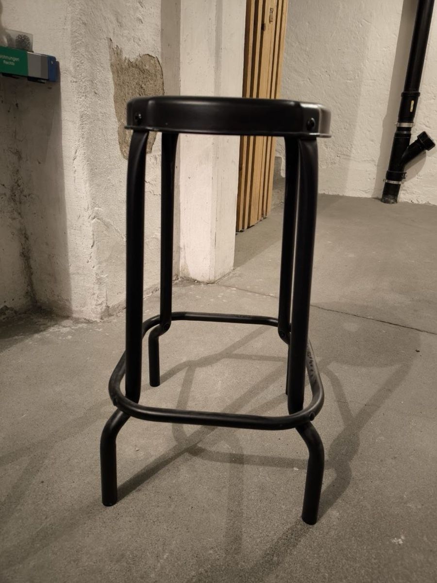 Hocker: 2 Barhocker aus Metall – Setpreis – Gebraucht aus Zürich von nos_2msr