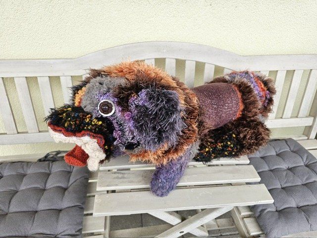 Giocattoli: selbstgestrickter Hund -Unikat – Usato da Waltenschwil venduto da gaby70