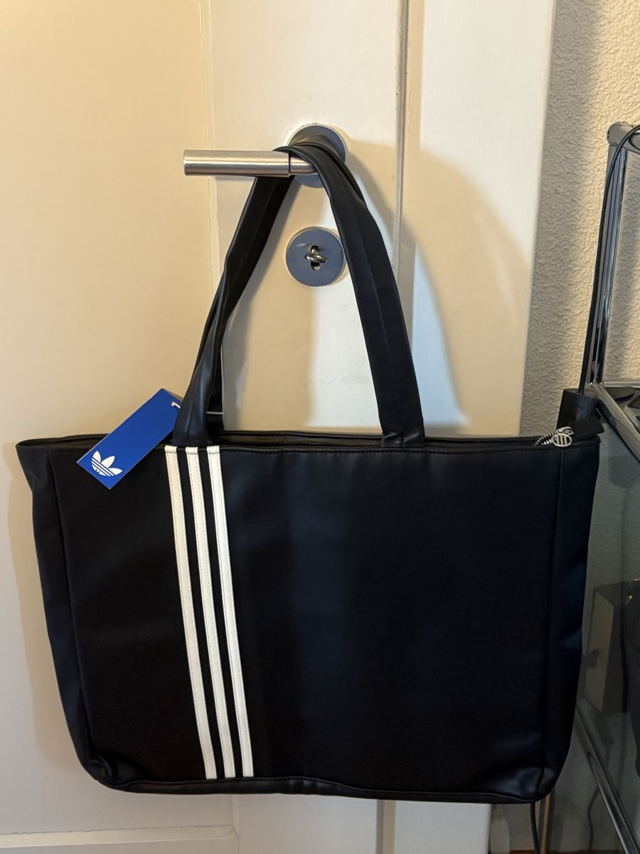Adidas Borse: Adidas trefoil Tasche < neu – Nuovo e nell'imballaggio originale da Wil SG venduto da Esbru 1