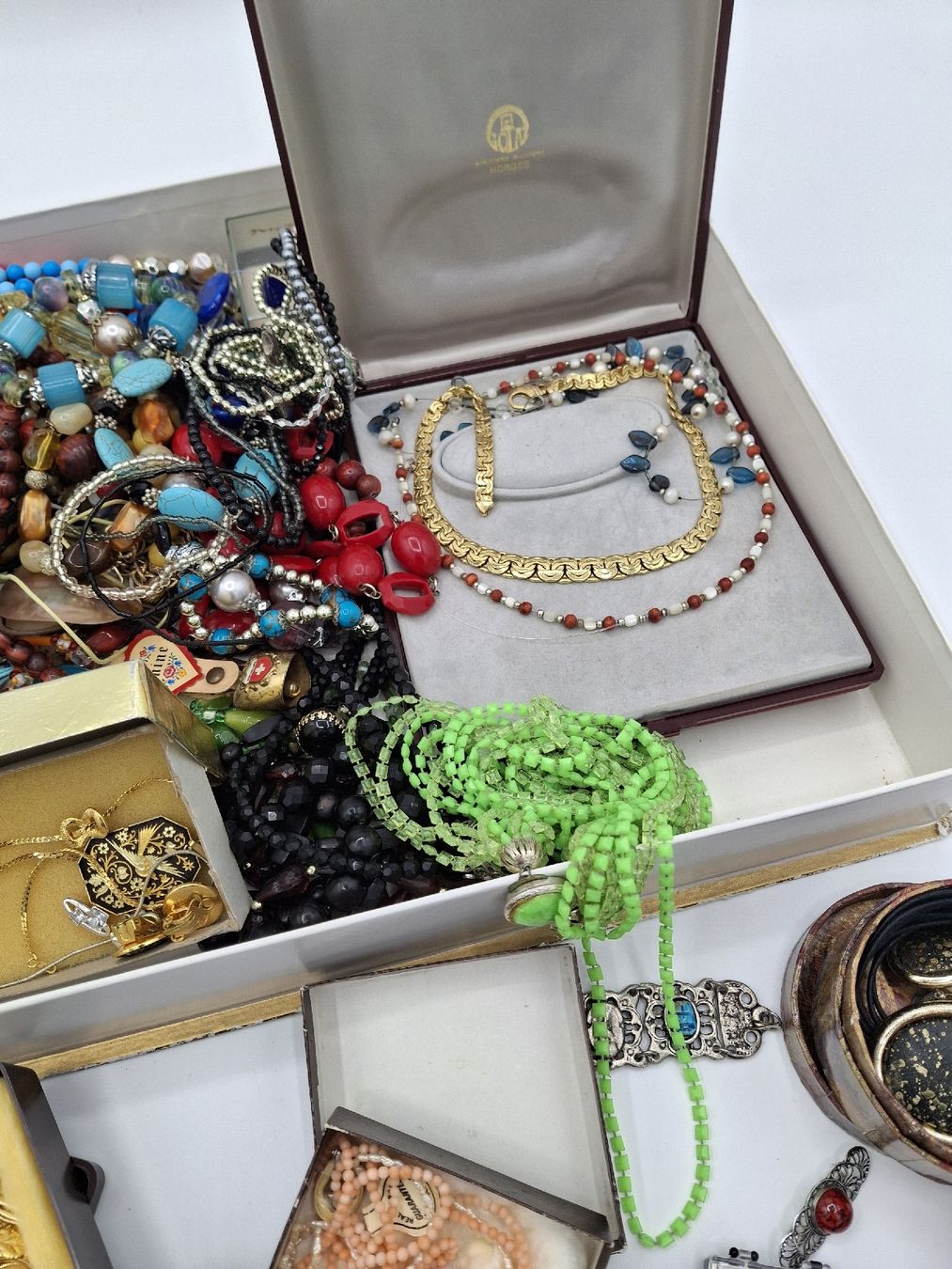 Sonstiger Schmuck: Gros lot de bijoux – Gebraucht aus Le Lignon von vanessatrolliet 2