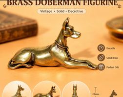 Vintage Hund Dobermann aus massivem Messing