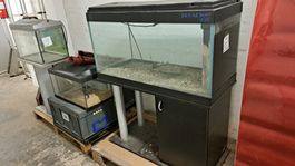 Aquarium mit Untermöbel